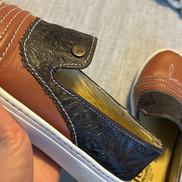 JOE exclusive shoes - Picture 9 of 11